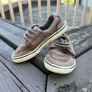 Used boys sperry size 10